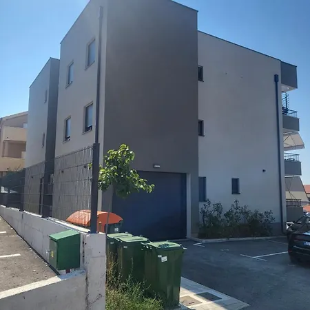 Apartment Place For 2 Zadar